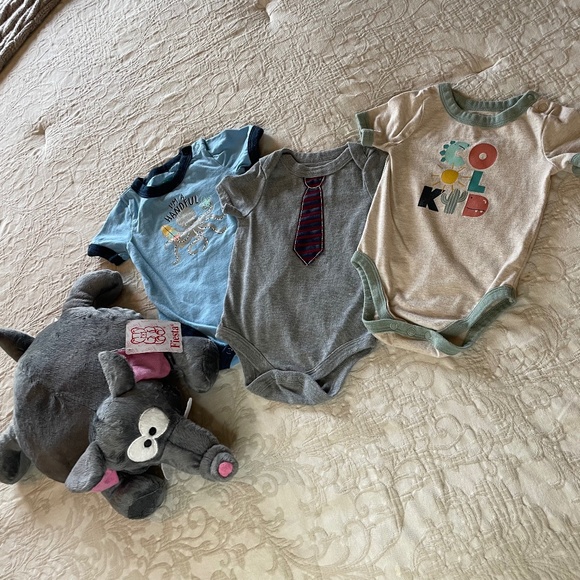 Other - 🎁 3-6 mo. Boy Onesie & toy bundle